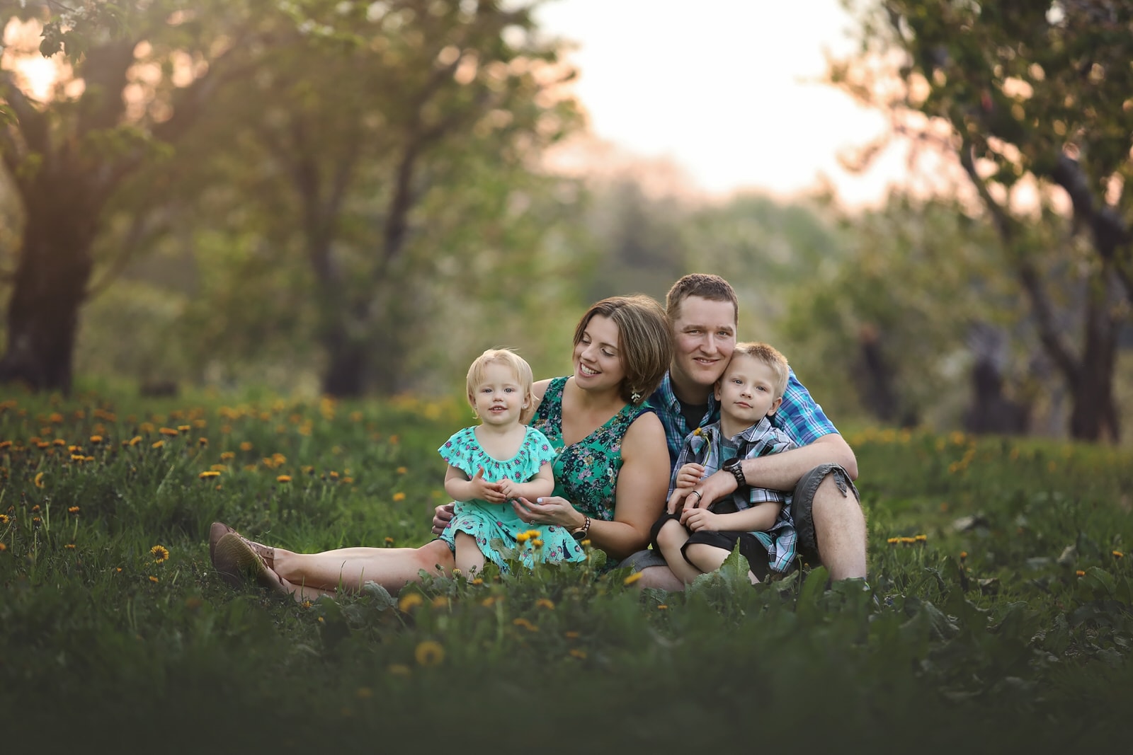Camp Hill Family Photographer Karissa Zimmer Photography captures outdoor portrait for family of four