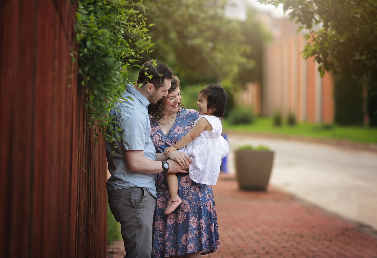 Harrisburg PA Family Photographer photographs session outdoors