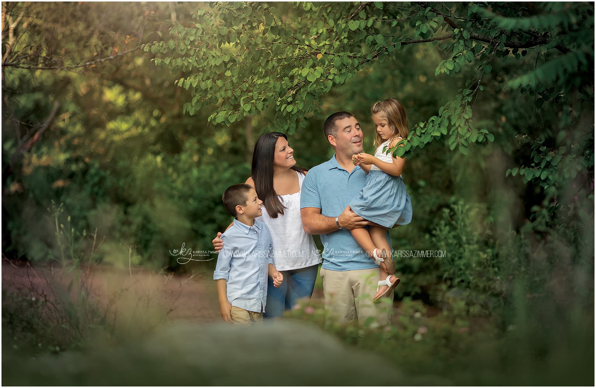 Hershey Outdoor Child portraits, Hershey outdoor family photo, Hershey PA Family Photographer, family photography in Hershey PA, Hershey photographer, family photography packages