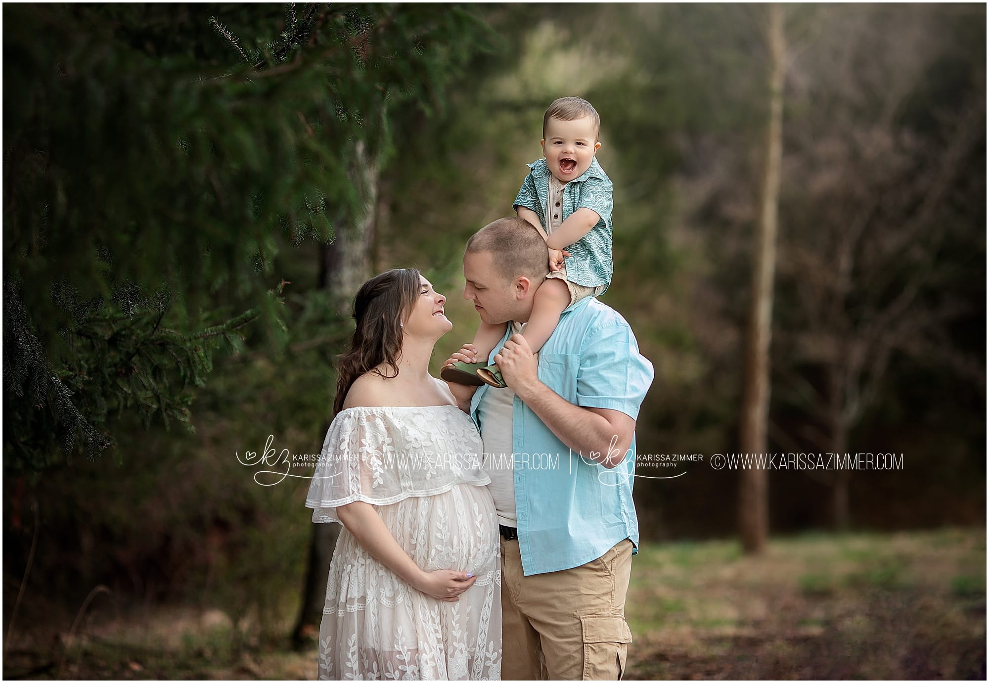 family and maternity photographer captures outdoor maternity photography images near camp hill pa