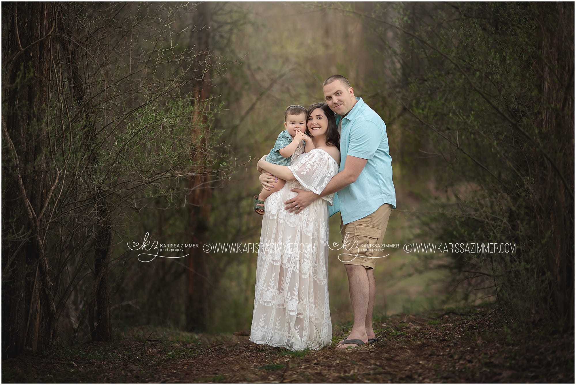 outdoor family and maternity photographer captures images of a family of 3 before they become a family of 4