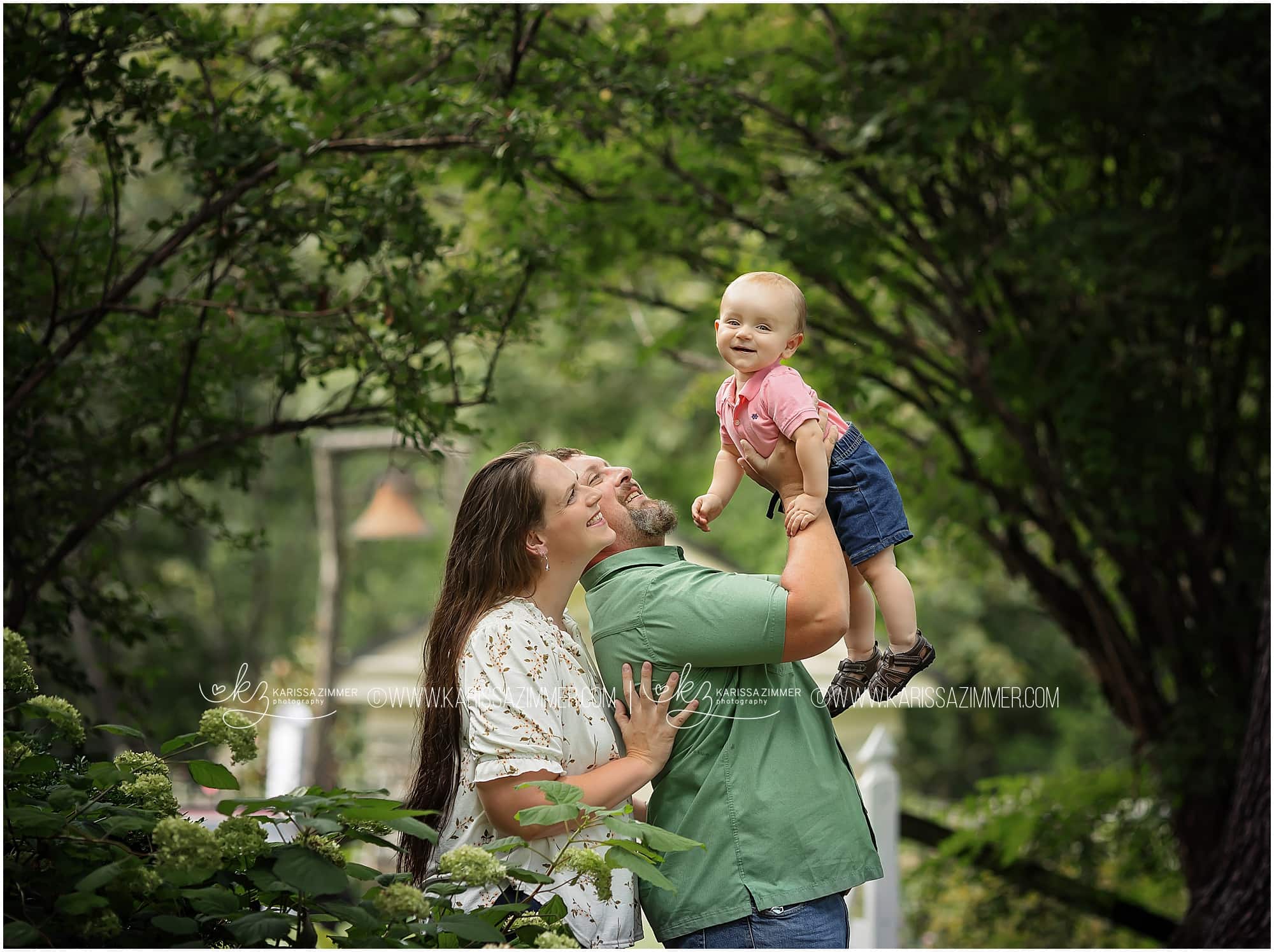 Outdoor family store photos with baby