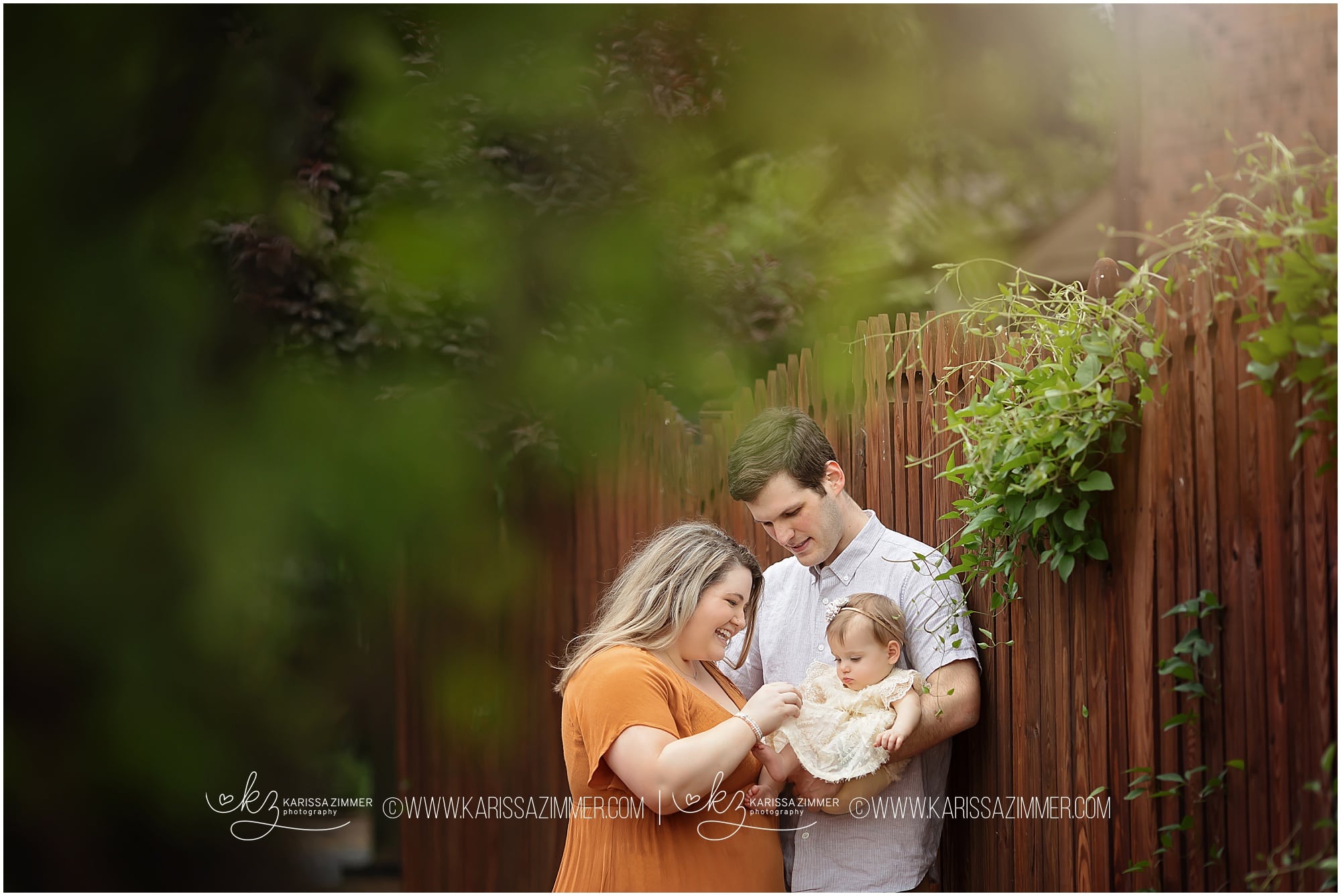 Outdoor candid family photos near Hershey