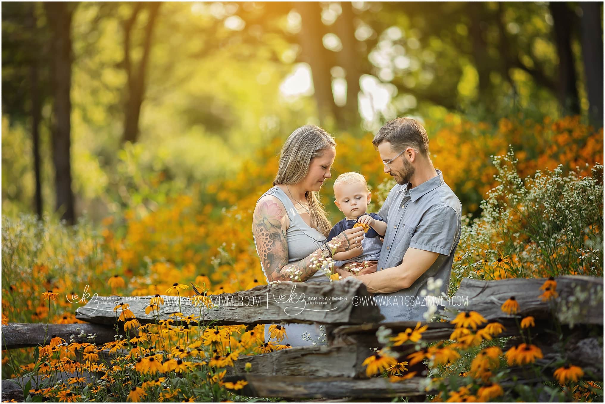 Family photography session photographed in a flower meadow