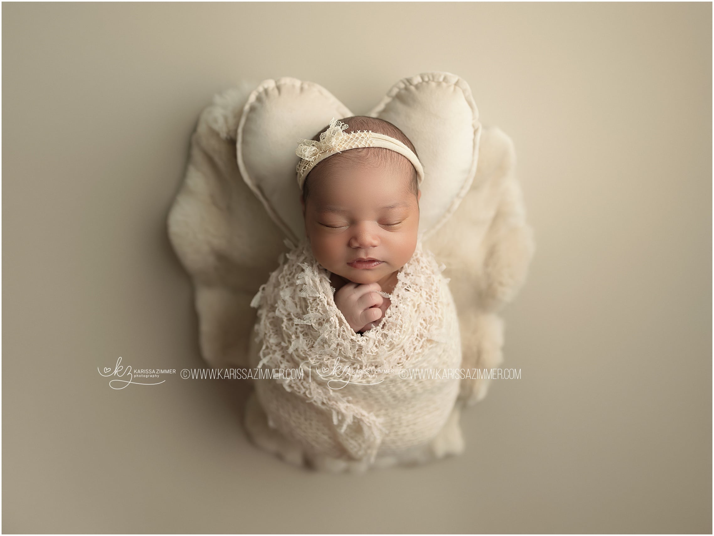 posed newborn photography 17011